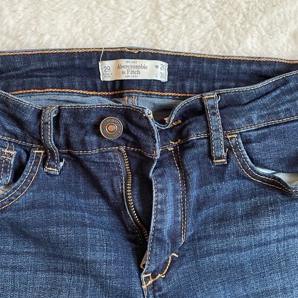 Cute abercrombie and fitch jeans - Picture 2 of 5
